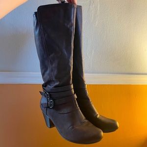 Heel Boots • Size 9